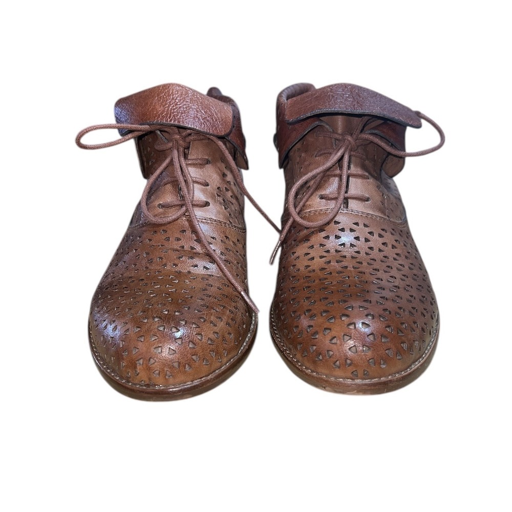 Patricia Nash Women's Sabrina Leather Ankle Boots Size 7.5 Italian Laser Cut - Picture 3 of 12
